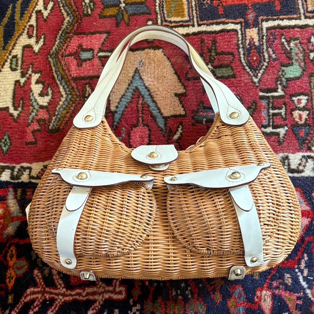 Elegant Tan and White Woven Shoulder Bag